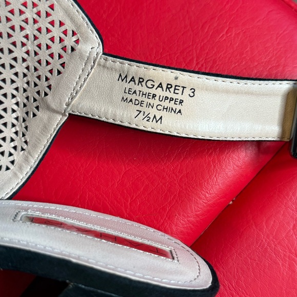 Tahari suede peep-toe sandals. Black. Size 7.5. GUC - Picture 8 of 8